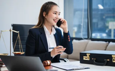 in-asian-legal-compliance-faculty-of-law-legal-counseling-office-female-lawyer-reads-contract